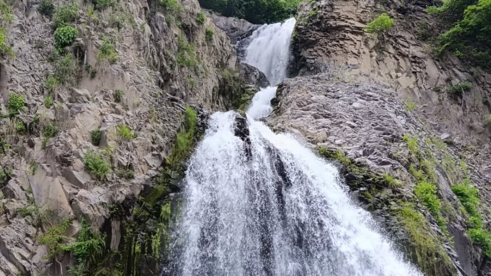 Descubre la imponente cascada El Chorrerón en Santa María Ostuma