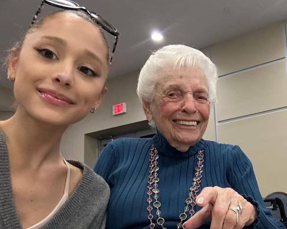Ariana Grande despide a su abuela con emotivo mensaje