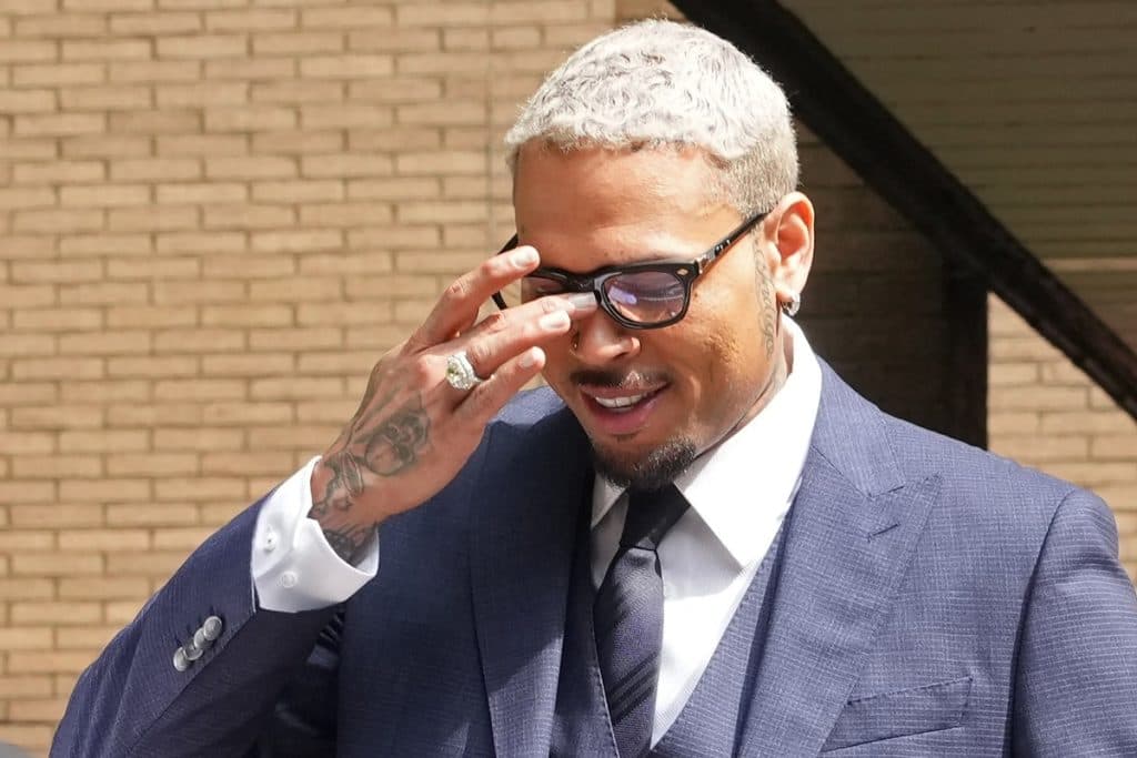 Chris Brown se declara no culpable en un caso de agresión en una discoteca
