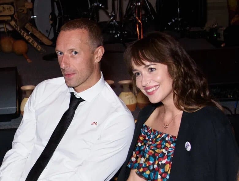 Dakota Johnson y Chris Martin finalizan relación: culpan a Pedro Pascal de la separación