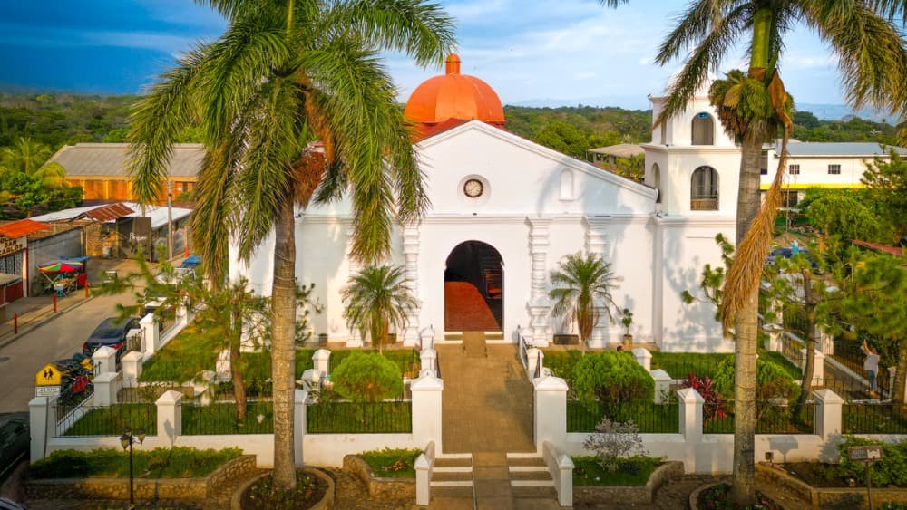 Nahuizalco: Tierra de artesanos y joya de la Ruta de las Flores