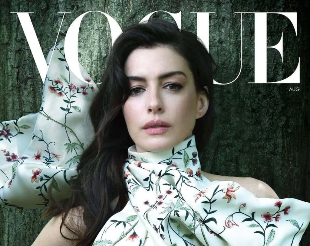 Reina del estilo y del tiempo: Anne Hathaway protagoniza Vogue tras 25 años de carrera