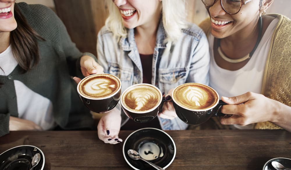 ¿Por qué la Generación Z es más sobria y prefiere los cafés antes que las discotecas?