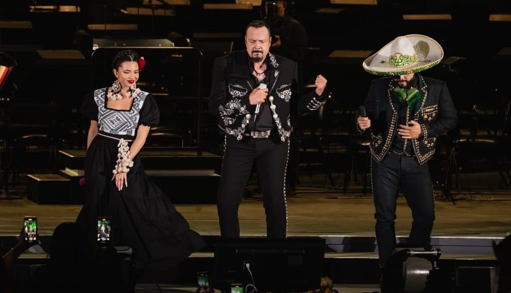 A pesar de la polémica de Nodal, Los Aguilar llenaron el Hollywood Bowl
