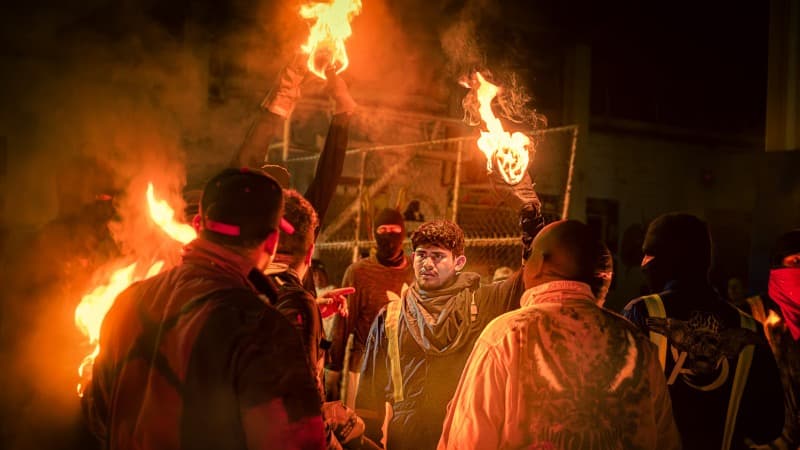 Jóvenes nejapenses están listos para enfrentarse en la batalla de las «Bolas de Fuego»
