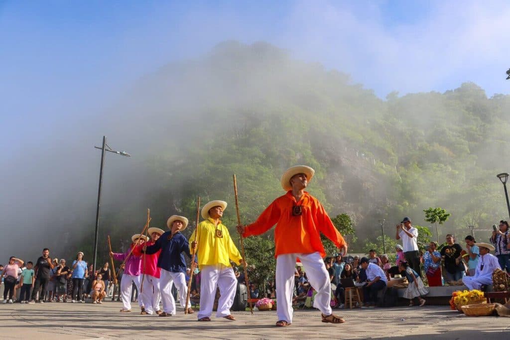 Celebrando nuestras raíces: Origen y significado del Día del Folclor Salvadoreño