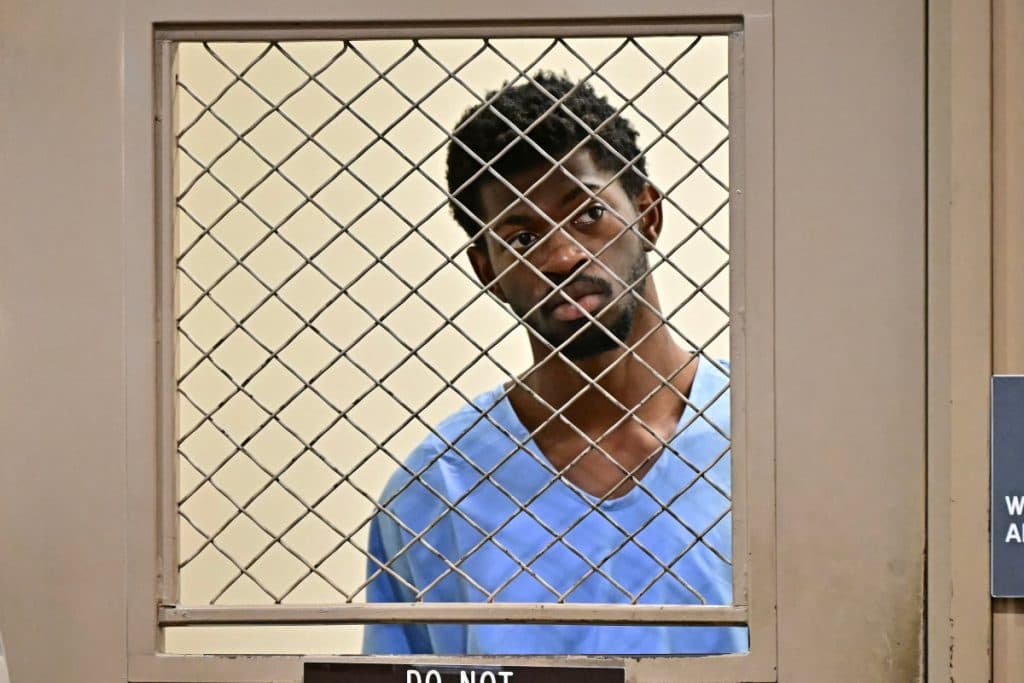 Acusan al rapero Lil Nas X tras deambular desnudo por Los Ángeles