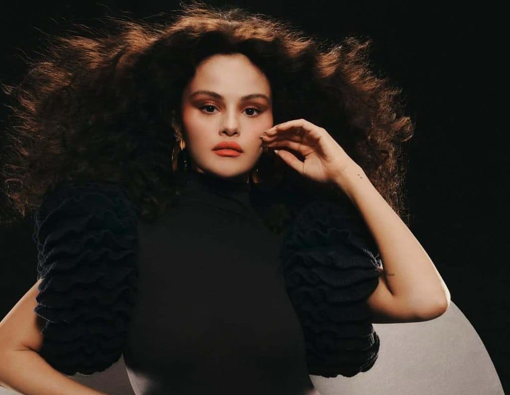 Selena Gómez deslumbra en portada de Allure a días de su boda