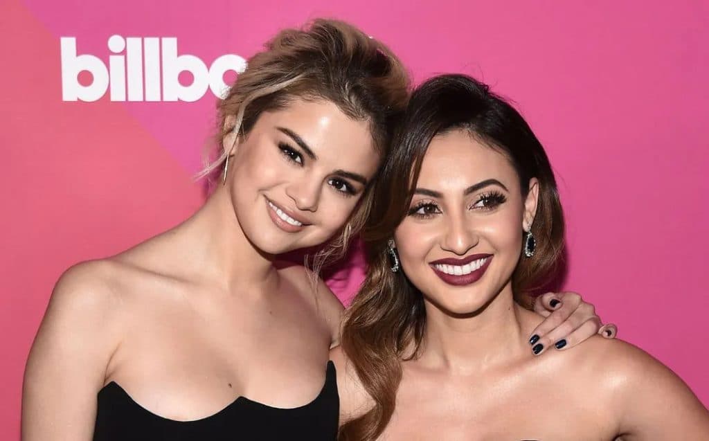 Selena Gómez recibe críticas por excluir de su boda a la amiga que le donó un riñón