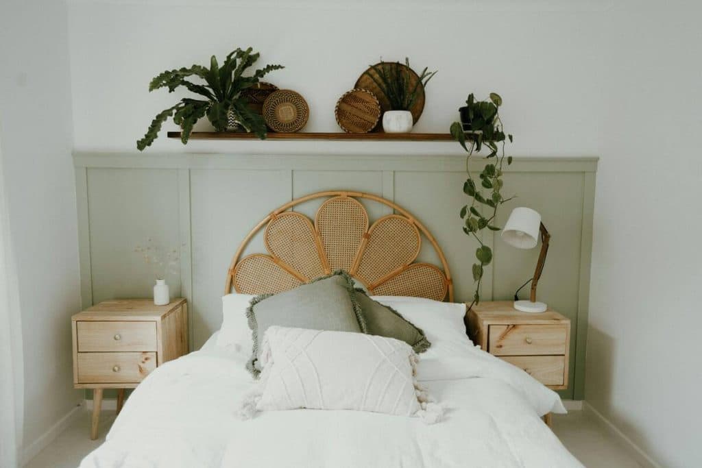 El poder de lo natural: la importancia de decorar con plantas tu dormitorio