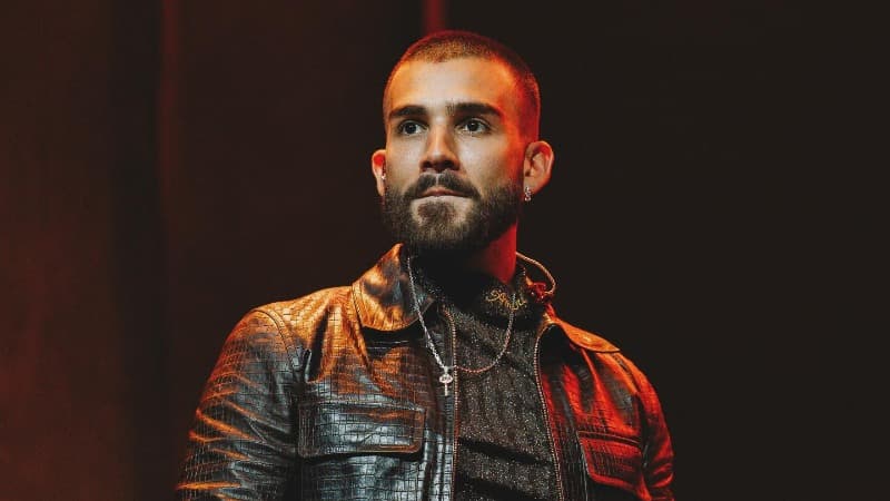 Manuel Turizo estrena la canción «Mírame ahora (Salud mi reina)» y sus fans enloquecen