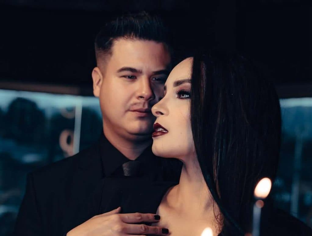 Irene Castillo y Pepe Barahona celebran Halloween al estilo de los Addams