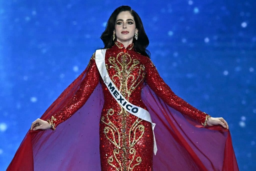 Con firme mensaje, Fátima Bosch confirma que no renunciará a la corona