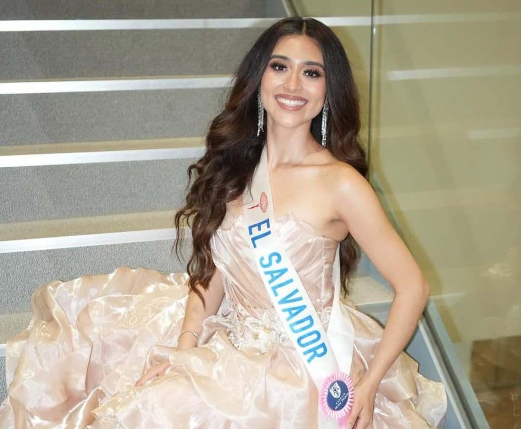 Elva Echegoyen deslumbra en su entrevista con el jurado de Miss International