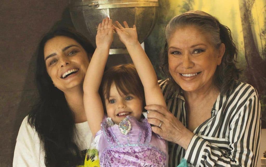 Muere mamá de Aislinn Derbez: esto es lo que se sabe