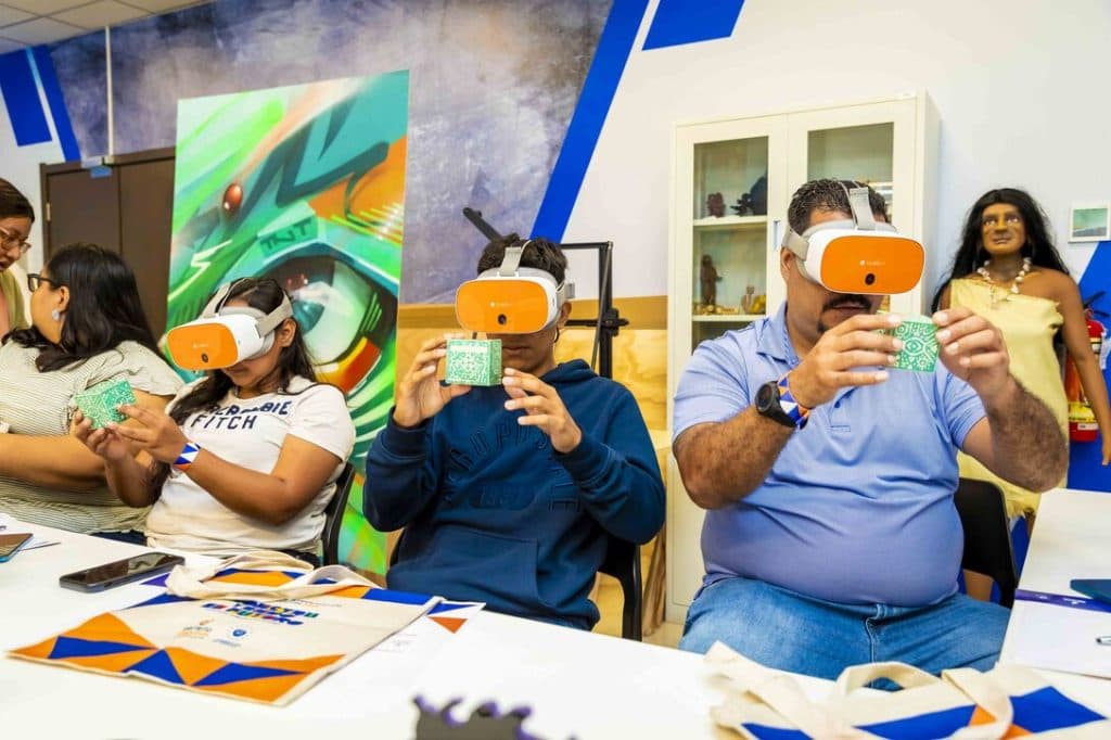 Creatividad, música y tecnología se toman el Distrito Creativo en su segundo día