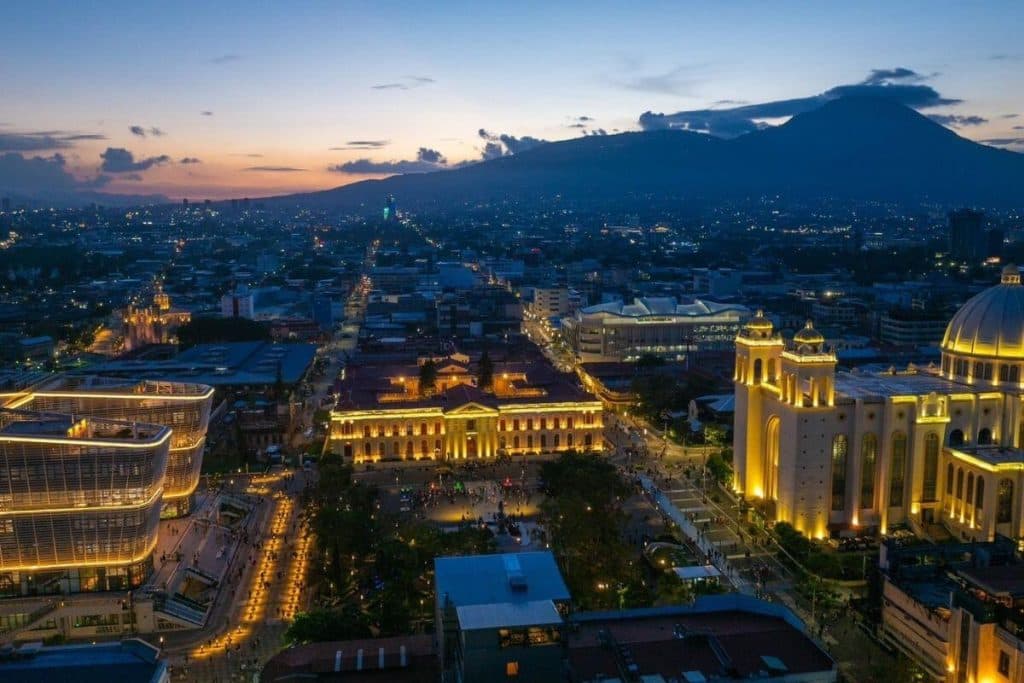 Rutas exprés para fans viajeros en El Salvador