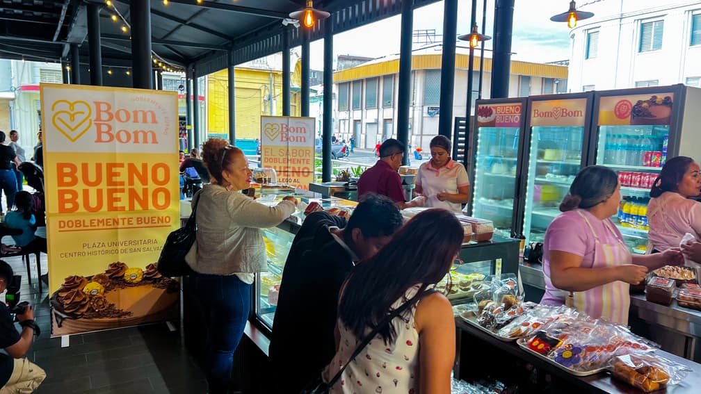 Bombom llega a la nueva Plaza Universitaria del Centro Histórico