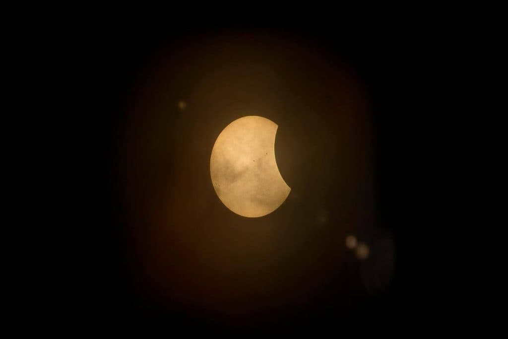 Eclipse solar en Acuario: cómo te afectará según tu signo