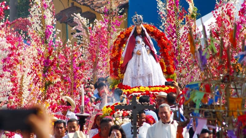 Las cofradías de Panchimalco se alistan para celebrar la Feria Cultural de las Flores y las Palmas