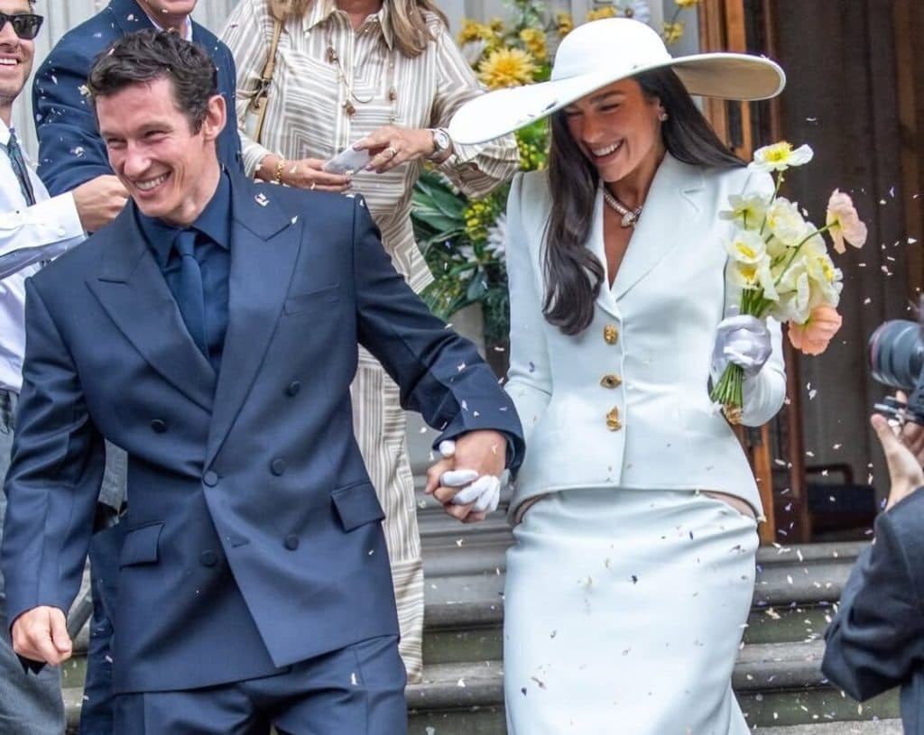 La cantante Dua Lipa se casa con el actor Callum Turner