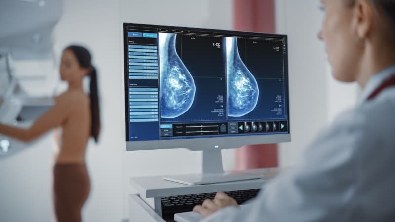 Especialistas destacan avances que mejoran el tratamiento del cáncer de mama