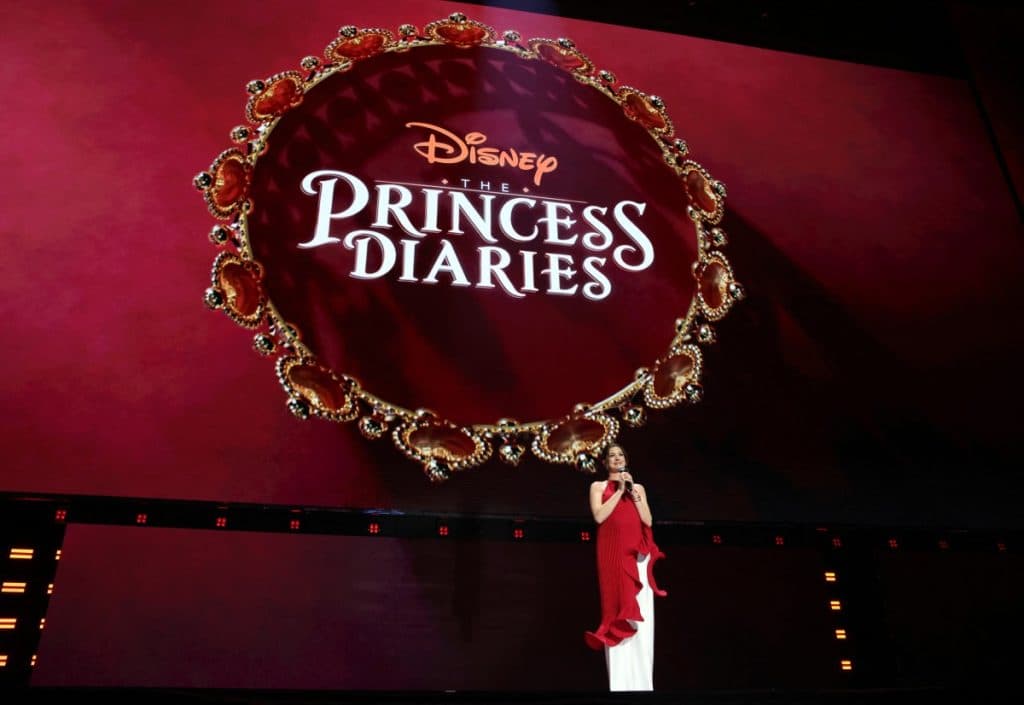 Anne Hathaway es nombrada Leyenda de Disney: «Mi vida es más mágica que cualquier película»