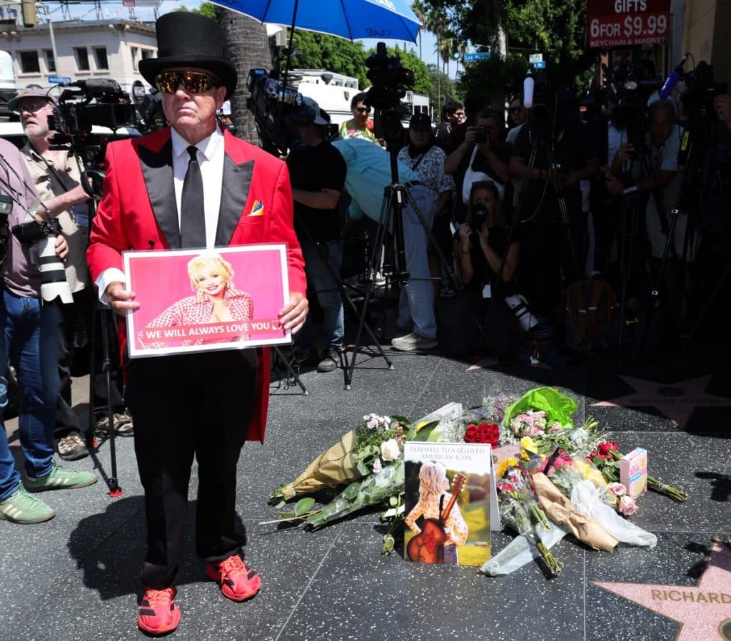Fans despiden a Dolly Parton, la leyenda del country