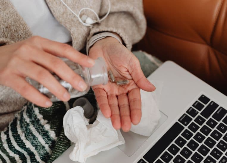 Melatonina: qué es, para qué sirve y cómo tomarla sin riesgos