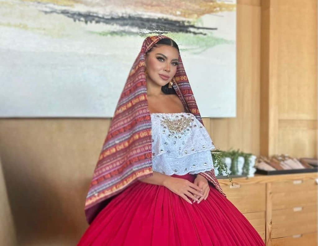 Miss Global El Salvador sorprende con hermoso traje típico