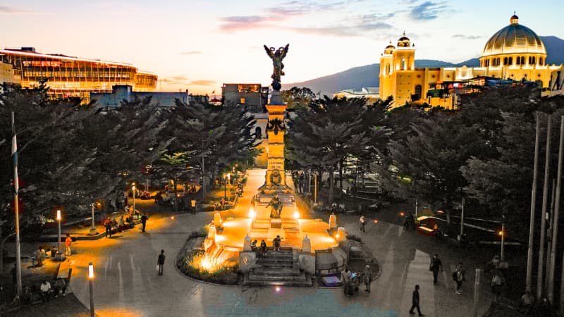 ¿Cómo surgió la Plaza Libertad y qué acontecimientos han marcado su historia?