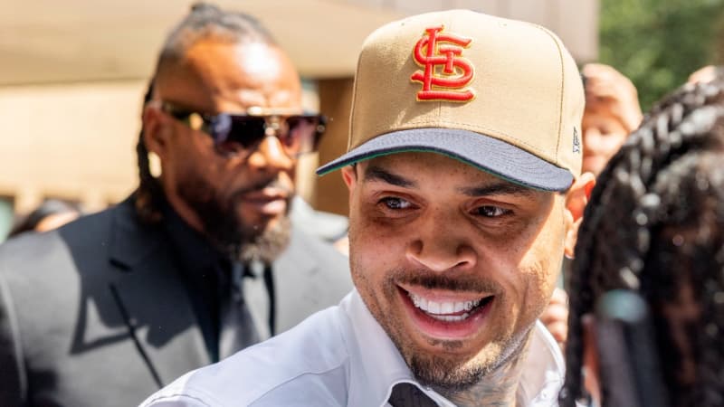 El cantante Chris Brown se declara culpable por una pelea en una discoteca londinense en 2023