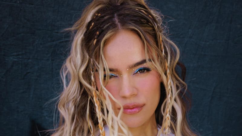 Karol G y 31 artistas más recibirán su estrella en el Paseo de la Fama en 2027
