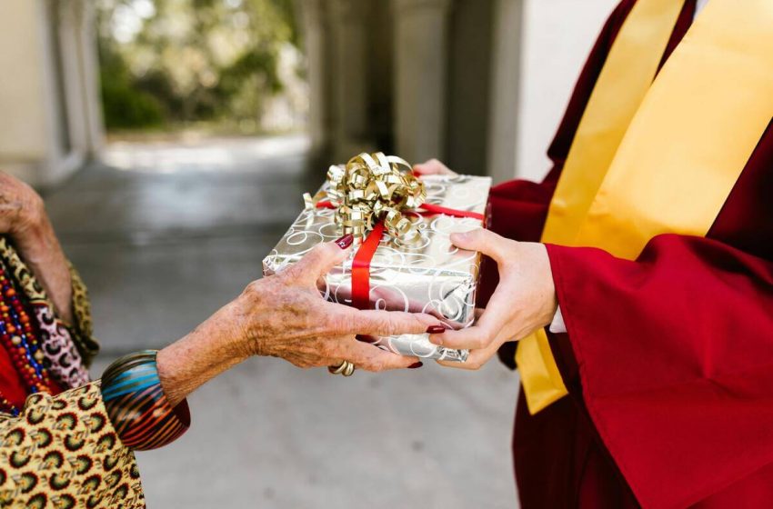  6 regalos elegantes y personalizados para un graduado universitario