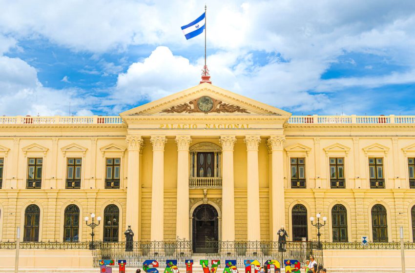  Historia de El Palacio Nacional | Un emblema salvadoreño