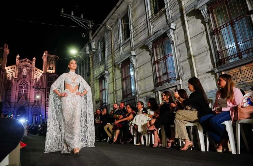  Pasarela de moda se adueñó del Centro Histórico