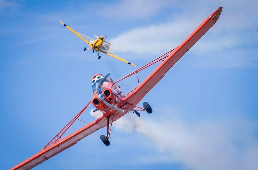  Pilotos sobrevuelan el cielo de El Salvador y cautivan con acrobacias a turistas