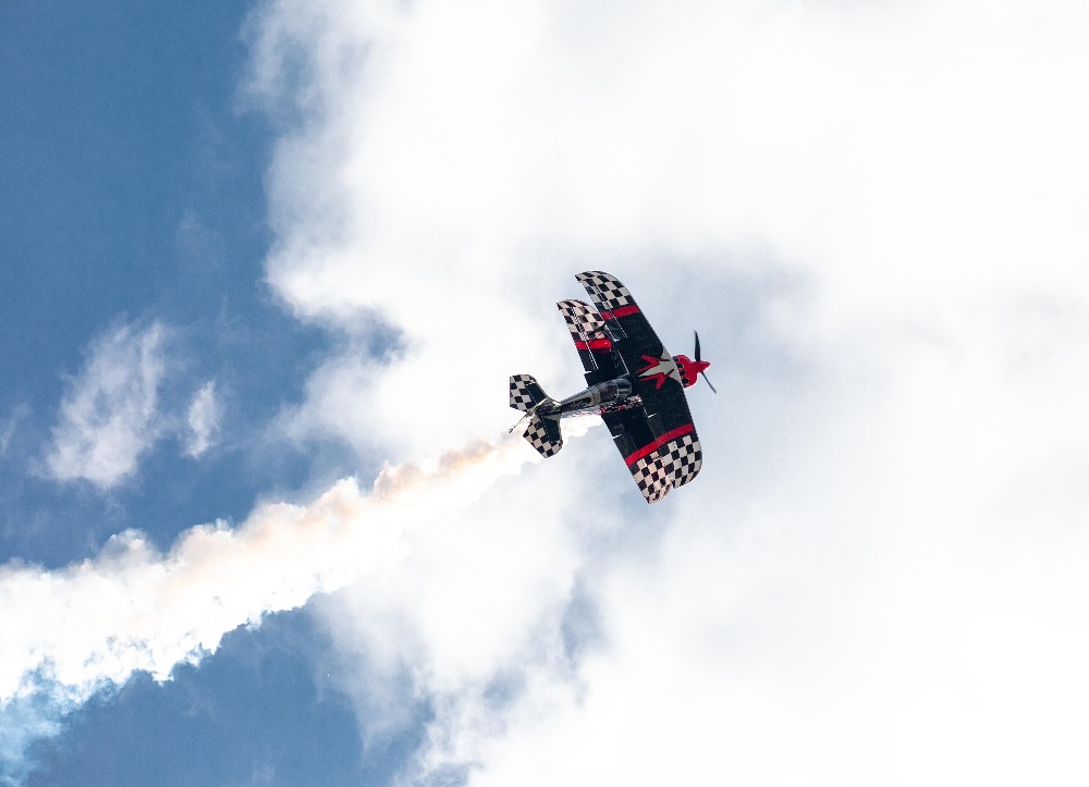 Pilotos experimentados surcan el cielo salvadoreño. 