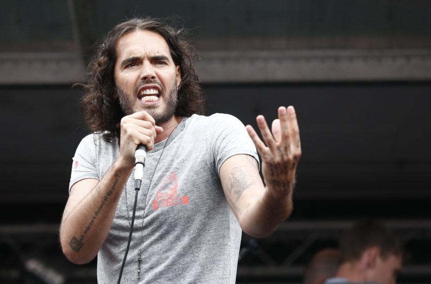  El actor y humorista Russell Brand es acusado de agresiones sexuales 