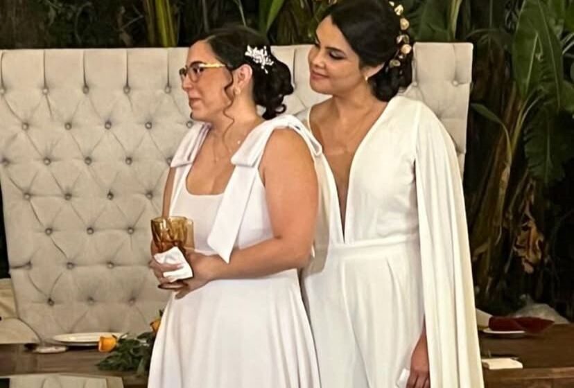  Boda viral: expresentadora salvadoreña se casa con su novia en México