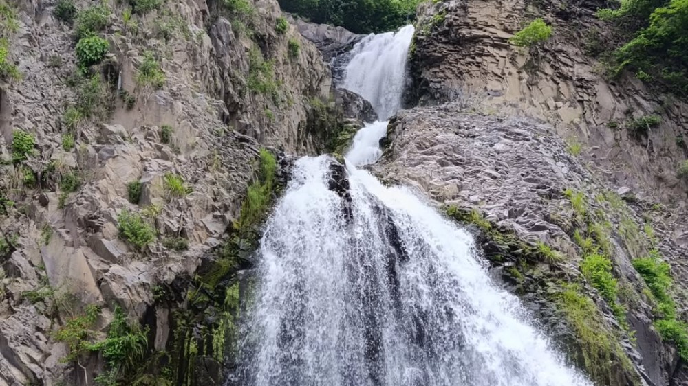 Descubre la imponente cascada El Chorrerón en Santa María Ostuma