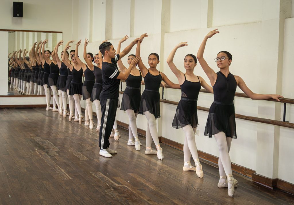 La Escuela Nacional de Danza Morena Celarié tiene 74 años formando grandes bailarines