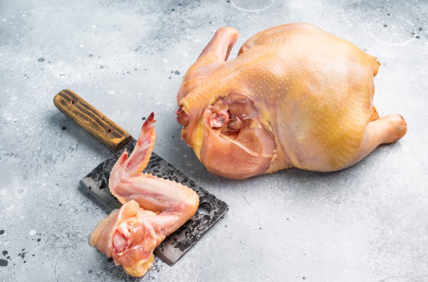  ¿Por qué no debe lavarse el pollo? riesgos para la salud