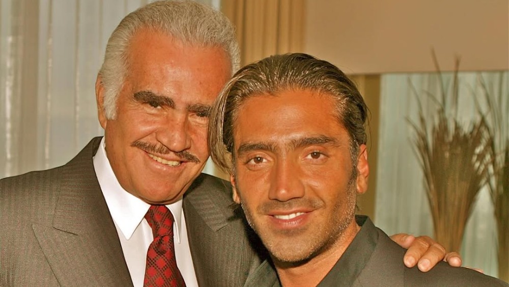 Alejandro Fernández recuerda a Vicente Fernández en el Día del Padre