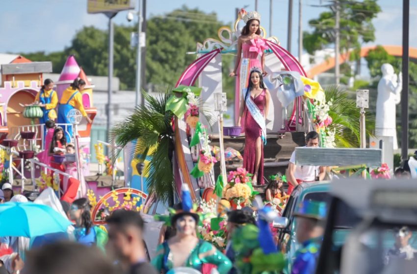  Santa Ana se prepara para el Desfile de Correo de las Fiestas Julias
