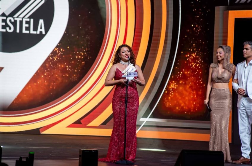  Artistas salvadoreños ganan Premios Estela