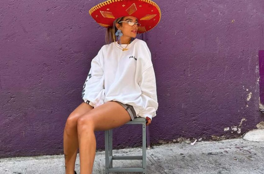  Karol G disfruta de México entre gastronomía y ambiente festivo