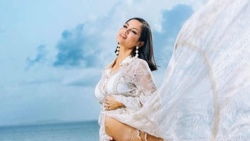 Natti Natasha presume fotos de su embarazo rodeada de toda su familia