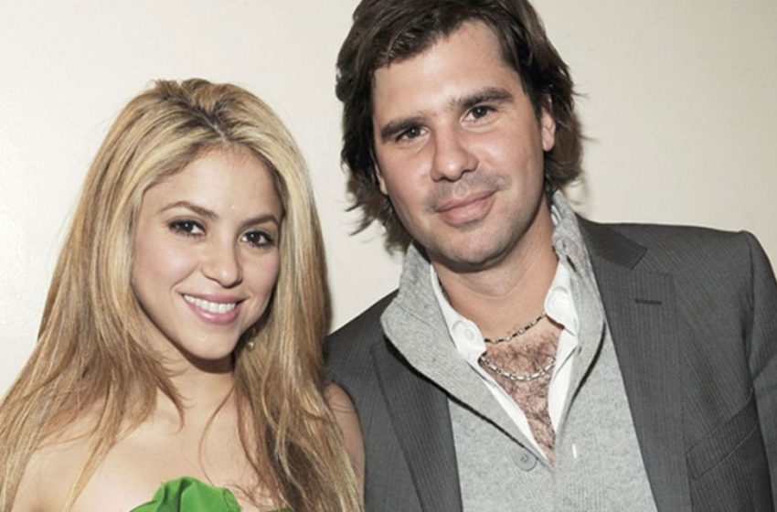  Shakira vende la mansión que compartió con Piqué y reaparece en público junto a su ex Antonio de la Rúa