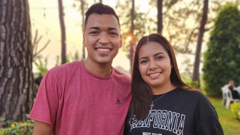 Esposa de Alfredo Larín lidera el ranking de mujeres salvadoreñas con más suscriptores en YouTube